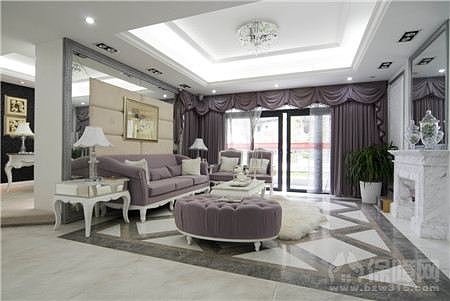 在造型上极其讲究，给人的感觉端庄典雅、高贵华丽，具