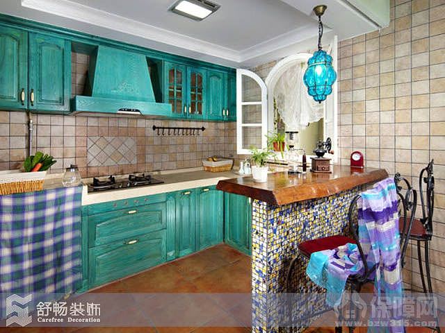 作为中小户型，一物多用、虚实结合是比较好的提升手法