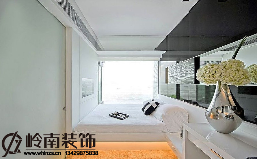 这个设计中最值得学习的就是对小空间的创造性拓展，其
