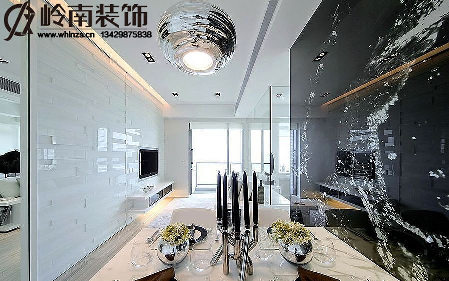 这个设计中最值得学习的就是对小空间的创造性拓展，其