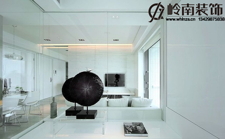 这个设计中最值得学习的就是对小空间的创造性拓展，其
