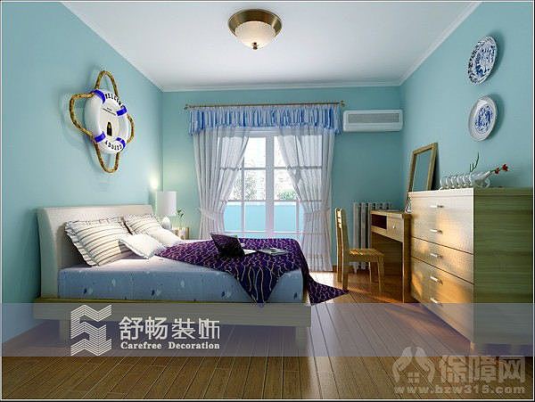 蓝色墙漆、白色吊顶，配上蓝白色条纹沙发，蔚蓝色的浪