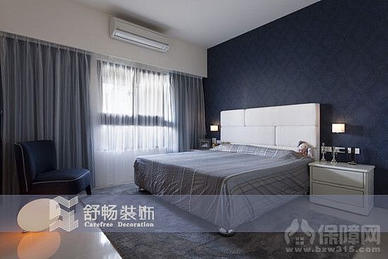 该户型整体格局方正，储物空间不够所以餐厅再设计时增