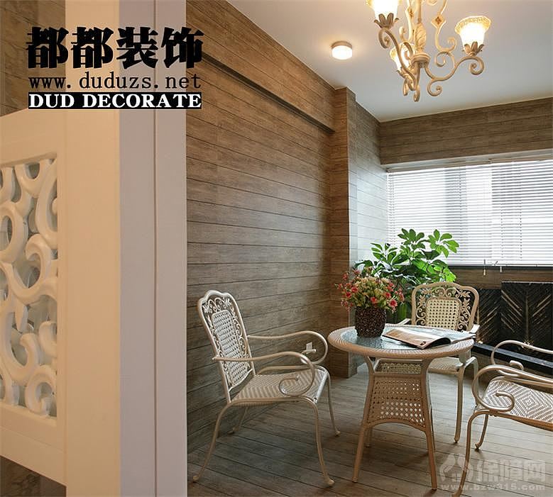 现代建筑主要以钢筋水泥为支撑的现代都市建筑，其外观