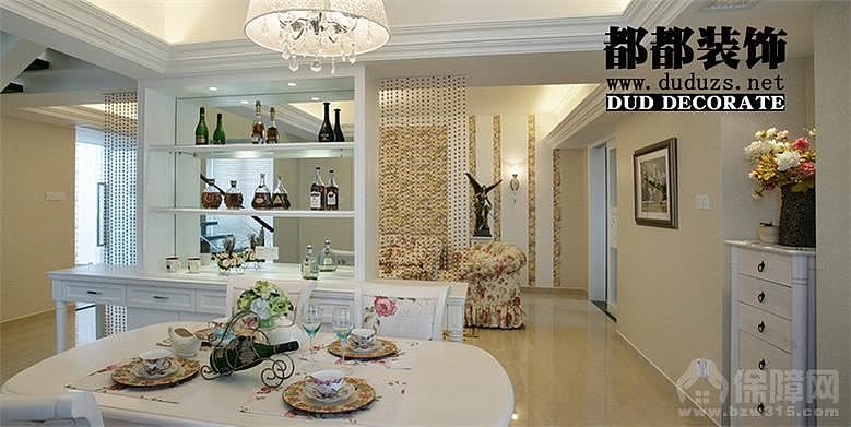 现代建筑主要以钢筋水泥为支撑的现代都市建筑，其外观