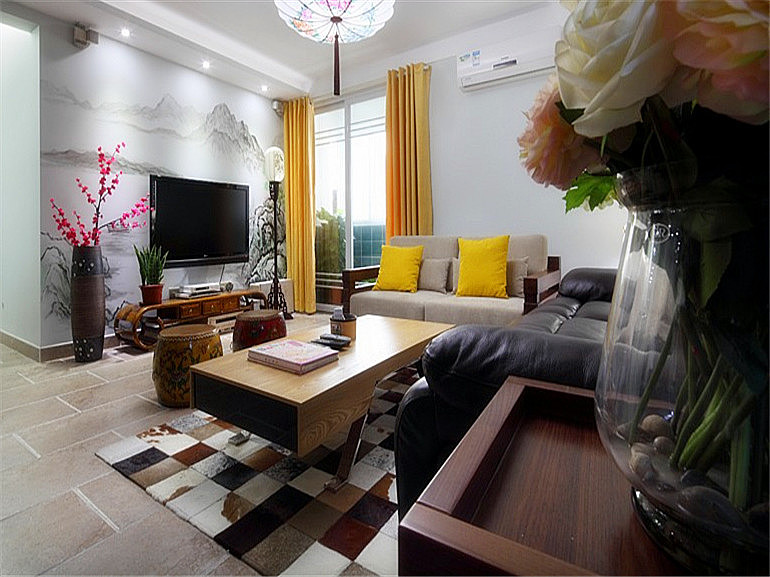 本案例是现代中式风格装修。设计师为空间做了减法，从