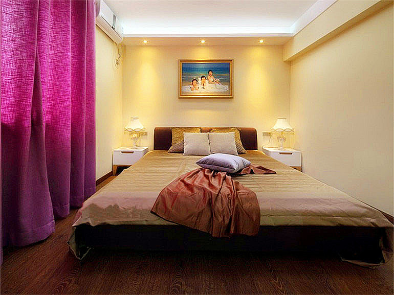 本案例是现代中式风格装修。设计师为空间做了减法，从