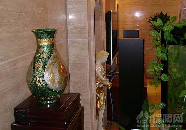 当代快节奏的都市生活、压得人们喘不过起来、根据主人