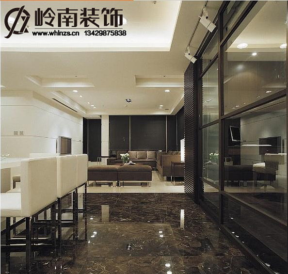 设计师建议业主采取同样线条简单的现代风格，但偏向欧