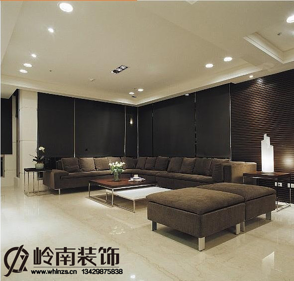 设计师建议业主采取同样线条简单的现代风格，但偏向欧