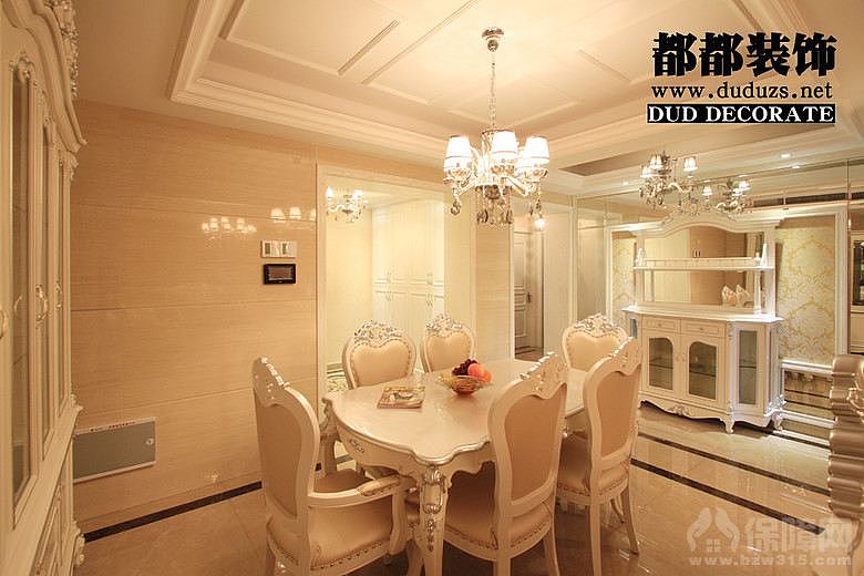 本案例是以简欧风格为基调 结合业主对生活起居上的特