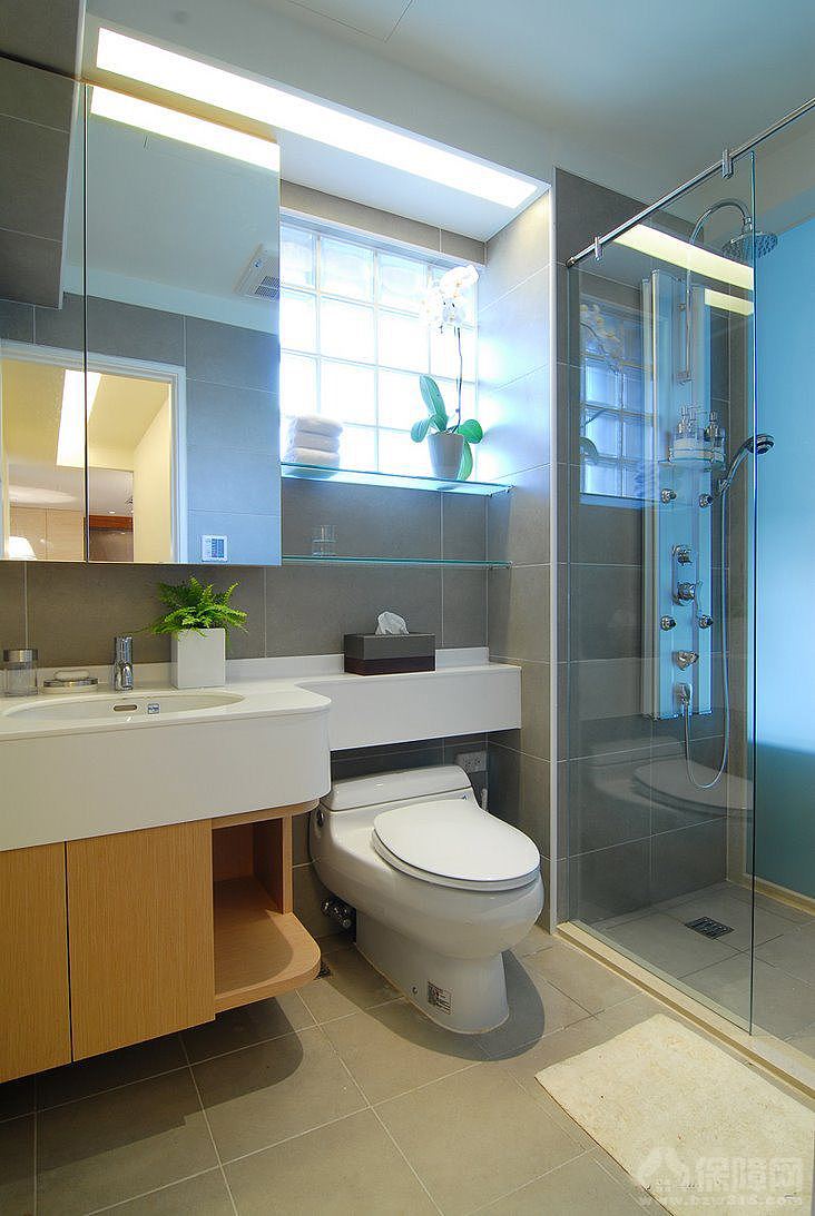 精巧细腻的雕琢，可人的造型，体现了现代都市达人的小