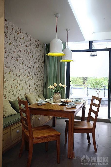 精巧细腻的雕琢，可人的造型，体现了现代都市达人的小