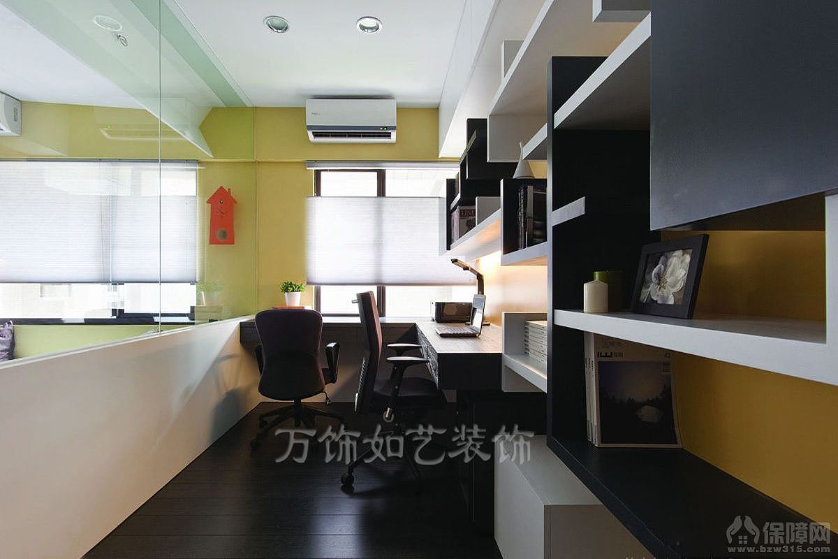  以白色为主 木头原色调为辅 加以明黄色点缀，让整