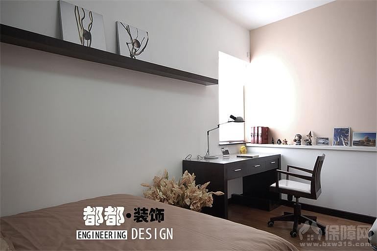 本案为简约风格，业主是一名作者，通过沟通，我们知道