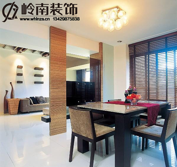 姚设计师以一贯大气度的空间设计手法，为这三口家庭规