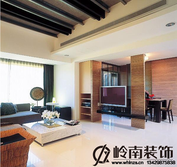 姚设计师以一贯大气度的空间设计手法，为这三口家庭规