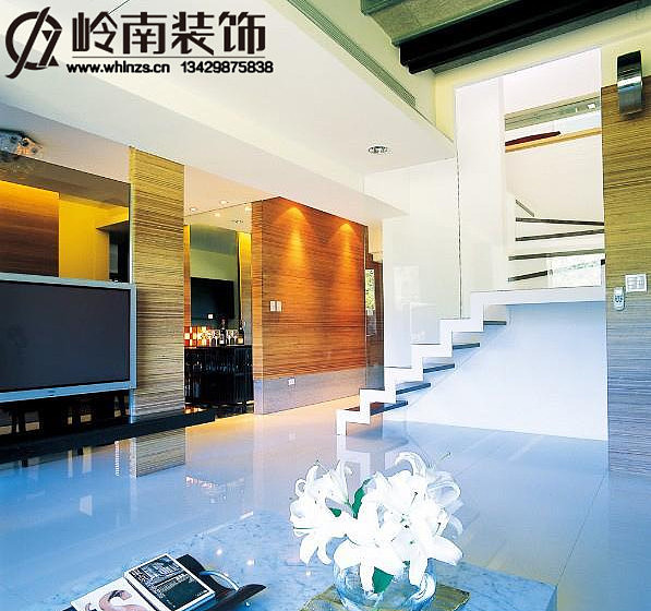 姚设计师以一贯大气度的空间设计手法，为这三口家庭规