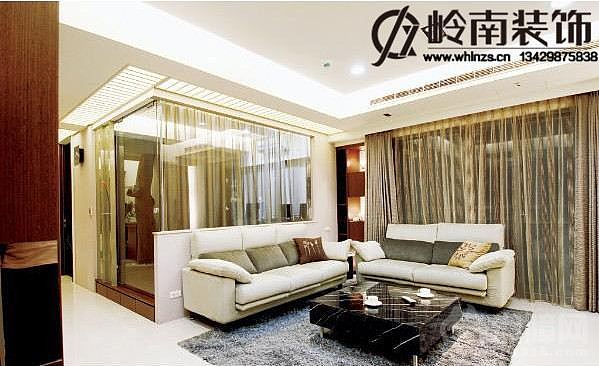 年轻的新婚夫妻在规划之初因为养了些可爱的宠物，便特