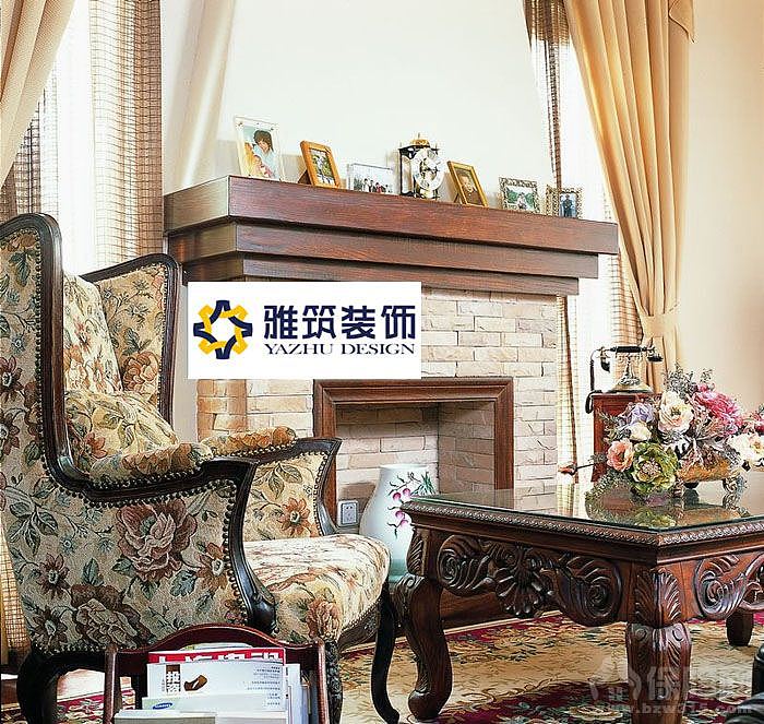 非常正宗的欧式风格，配以少许中式的木结构房顶和装饰